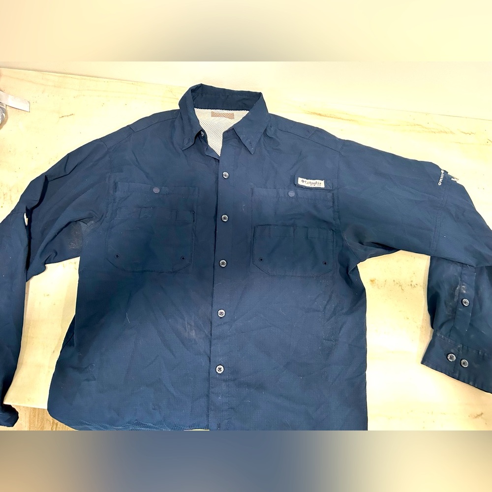 Columbia mens fishing shirt. Navy. Size medium.